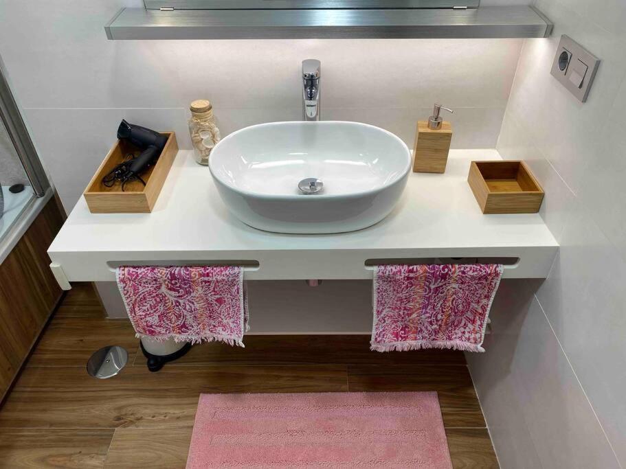 Apartamento A 100Metros De La Playa De San Lorenzo 希洪 外观 照片